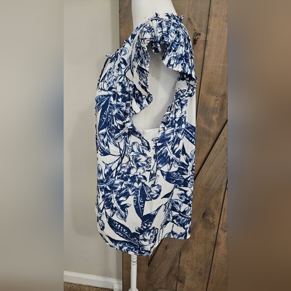 ABERCROMBIE Floral Flutter Sleeve V Neck Tie Front Blouse. Blue/white. S NWT - Picture 10 of 14